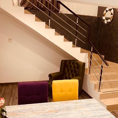 It Hotel Tumanyan Street Erevan Esterno foto