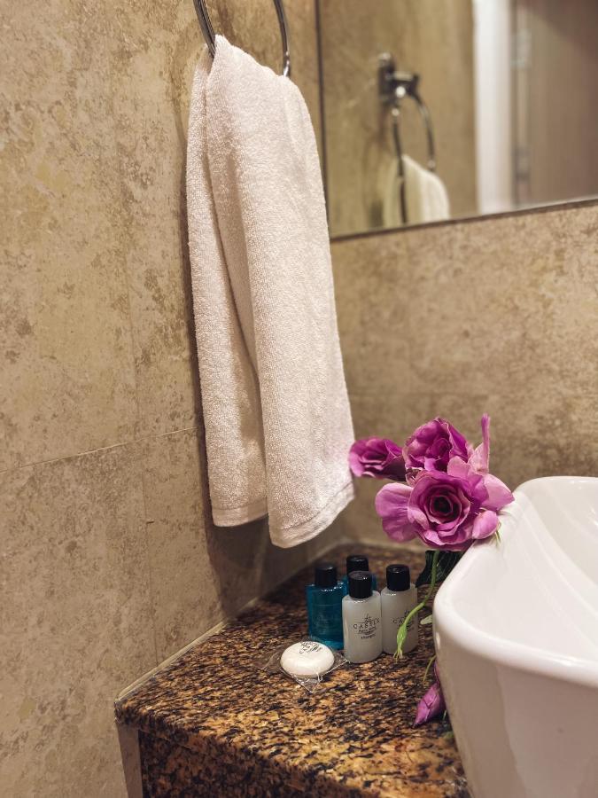 It Hotel Tumanyan Street Erevan Esterno foto