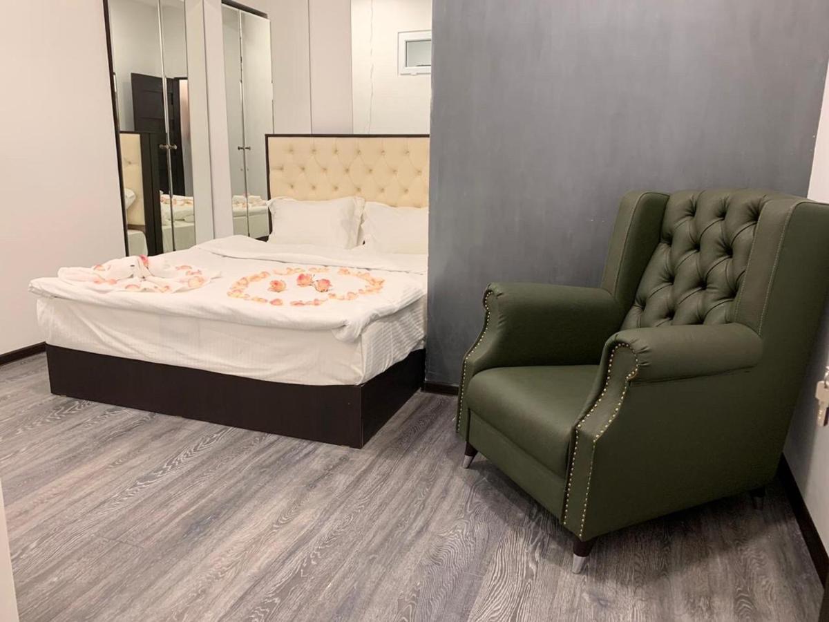 It Hotel Tumanyan Street Erevan Esterno foto