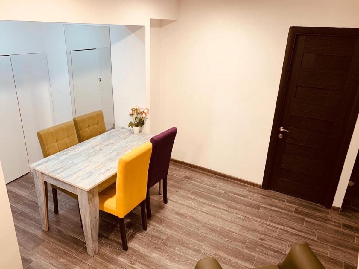 It Hotel Tumanyan Street Erevan Esterno foto