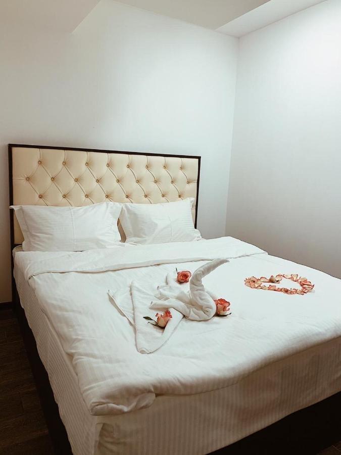 It Hotel Tumanyan Street Erevan Esterno foto
