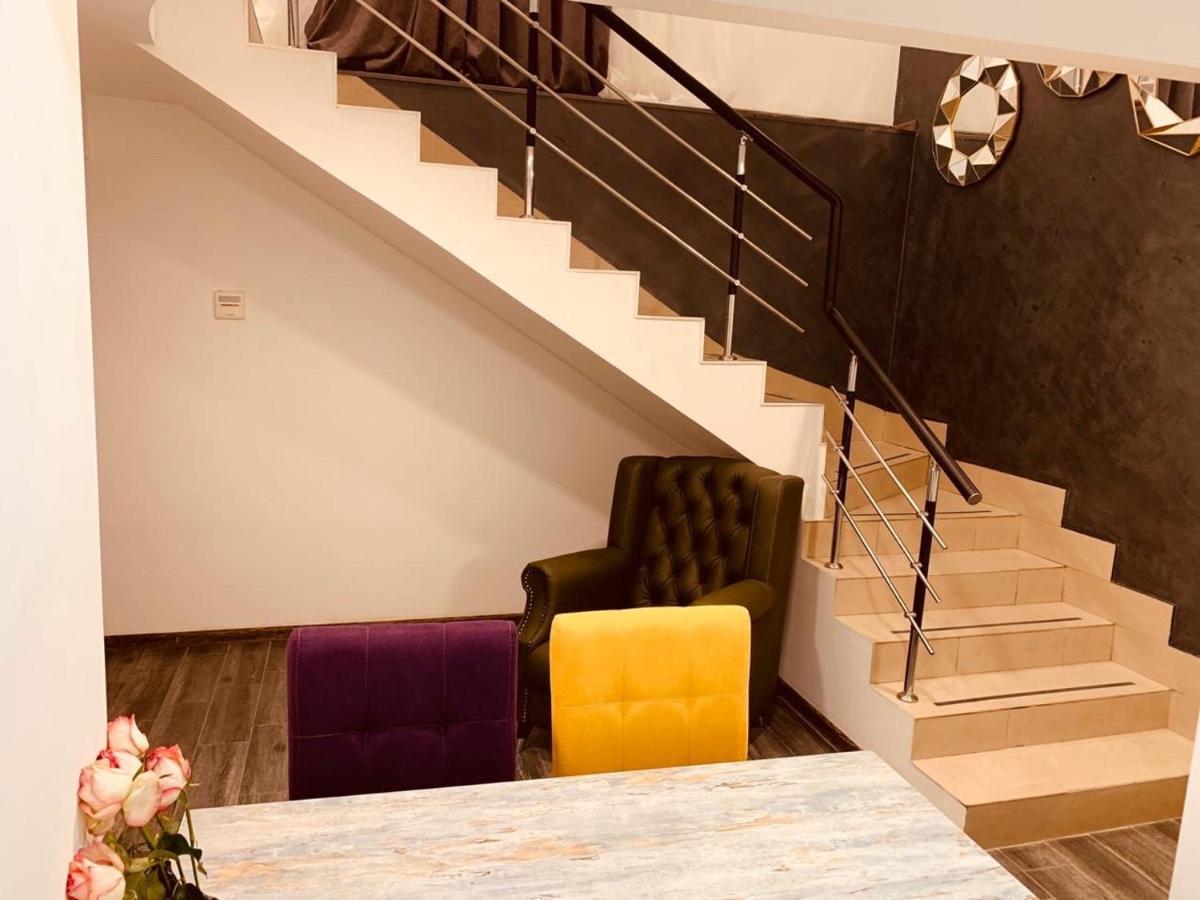 It Hotel Tumanyan Street Erevan Esterno foto